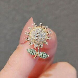 MACY'S Sunflower brooch pin